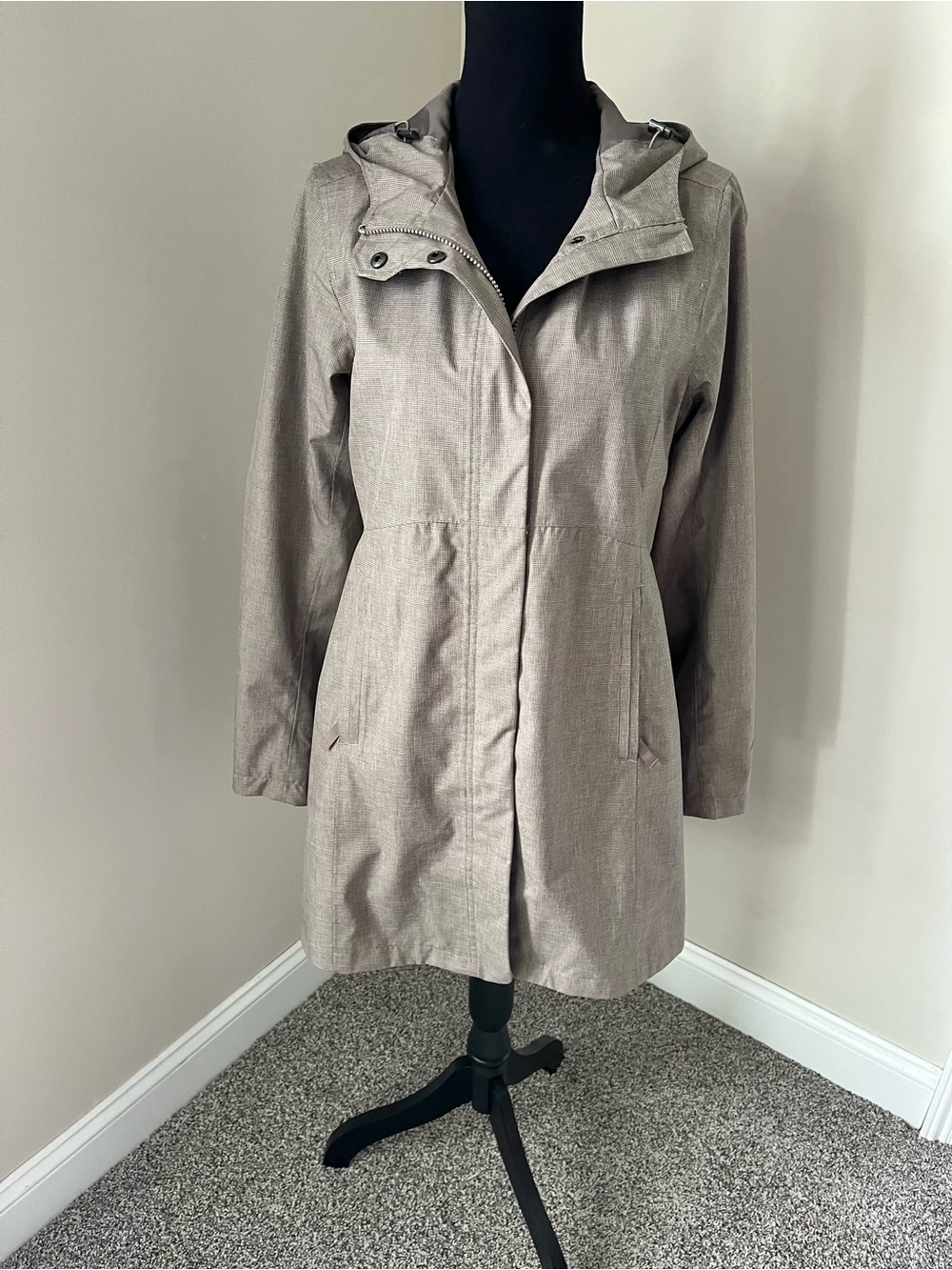 Eddie Bauer WeatherEdge Hooded Rain Trench Taupe M